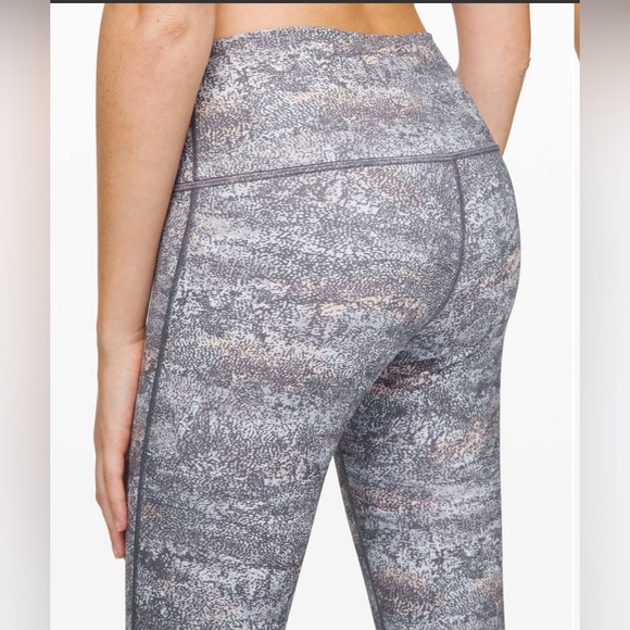 Lululemon Wunder Under High-Rise Tight 28" - Picture 3 of 9